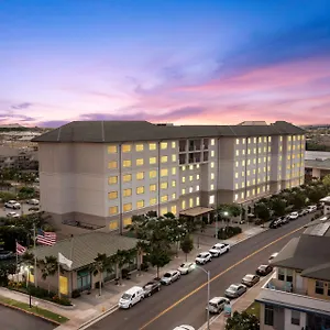 Hotel Embassy By Hilton Oahu - Free Breakfast